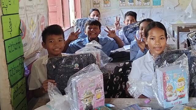 CAMBOYA_MATERIAL ESCOLAR1.jpg